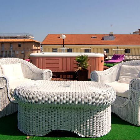 Residence Divina Rimini Exterior foto