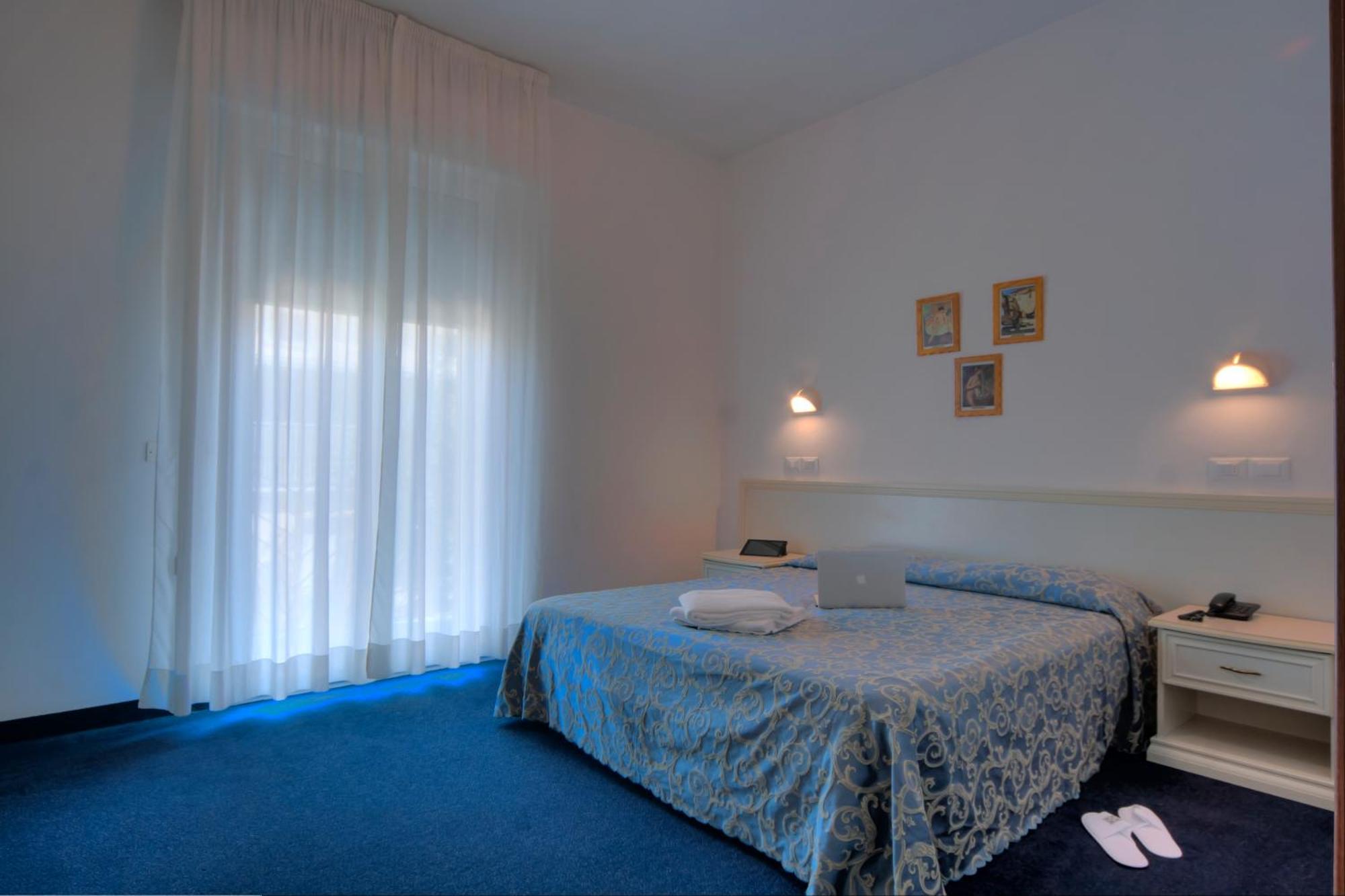 Residence Divina Rimini Exterior foto