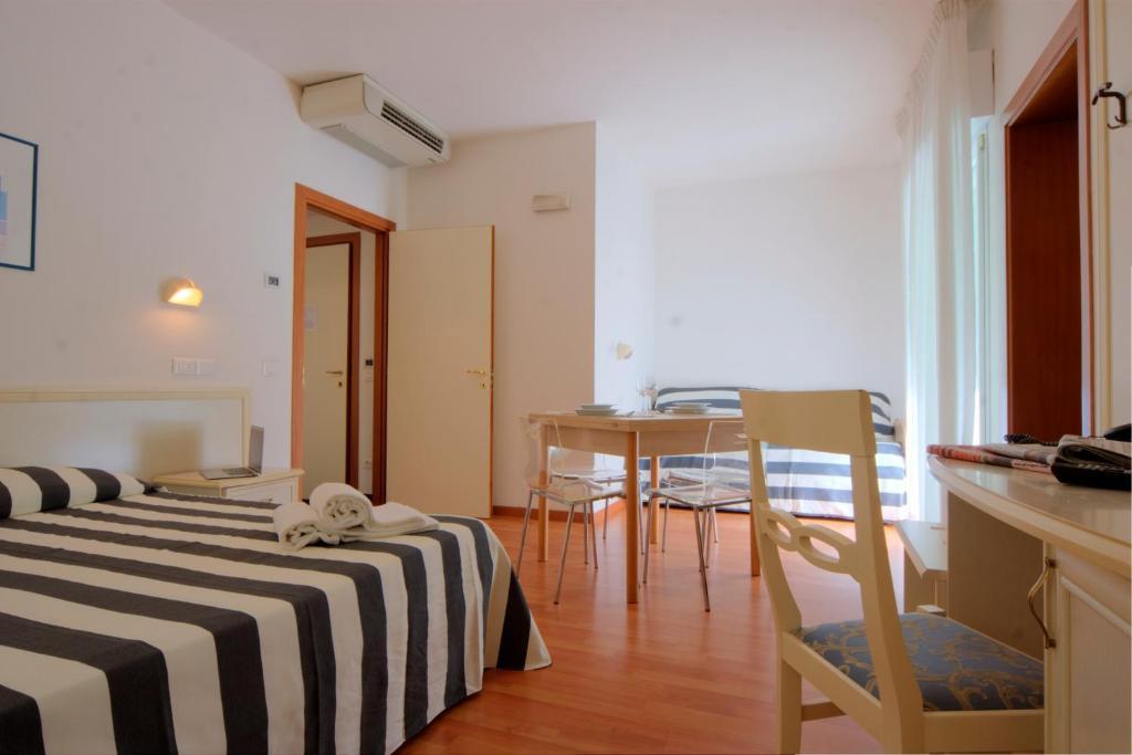 Residence Divina Rimini Cameră foto