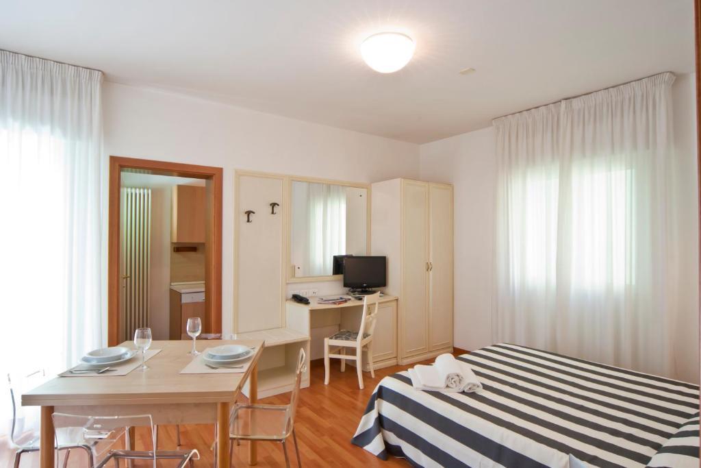 Residence Divina Rimini Cameră foto
