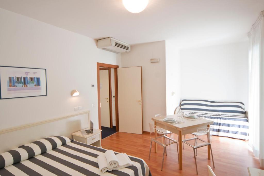 Residence Divina Rimini Cameră foto
