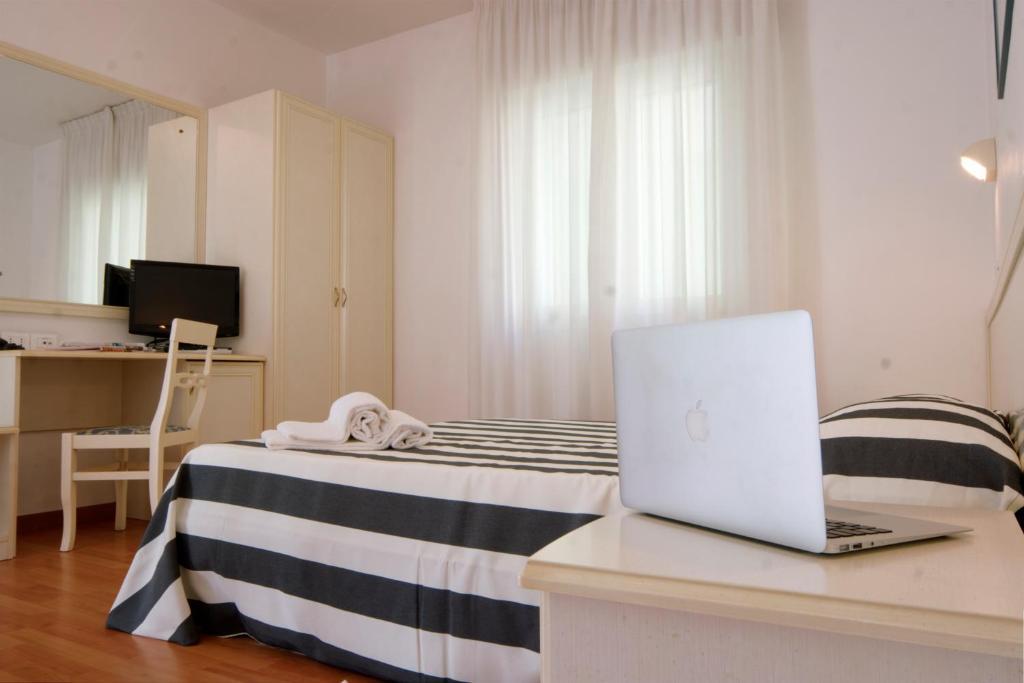 Residence Divina Rimini Cameră foto