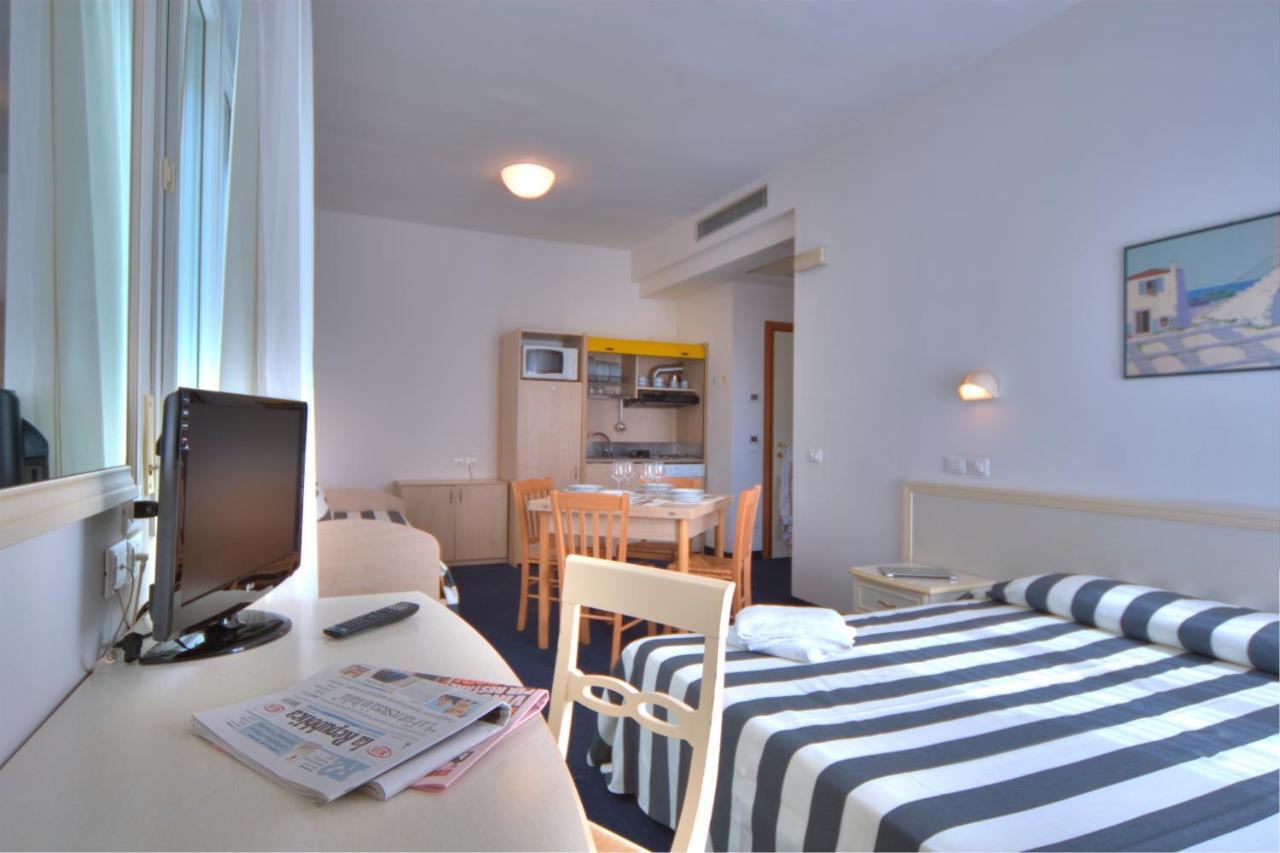 Residence Divina Rimini Cameră foto