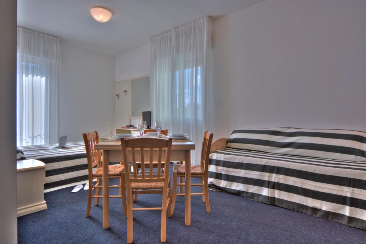 Residence Divina Rimini Cameră foto