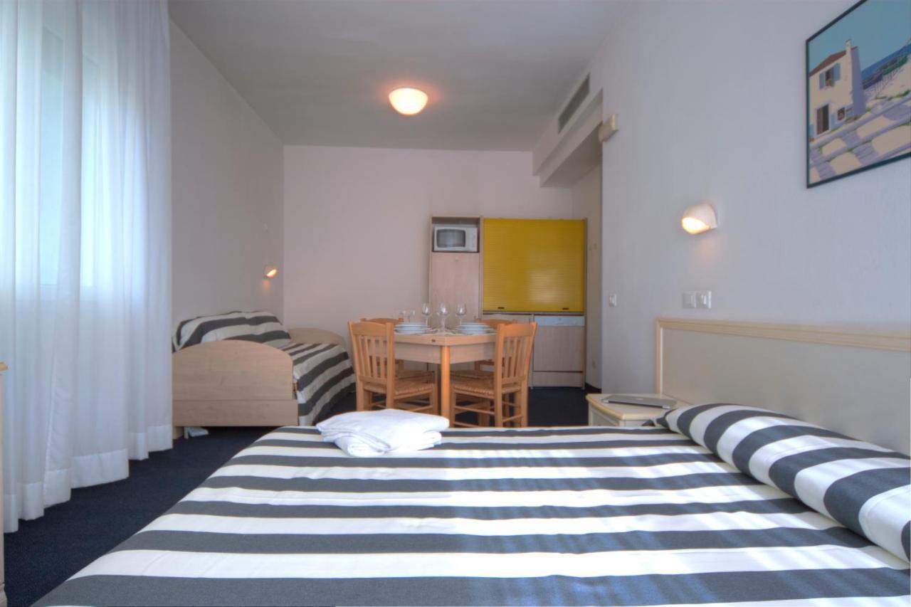 Residence Divina Rimini Cameră foto