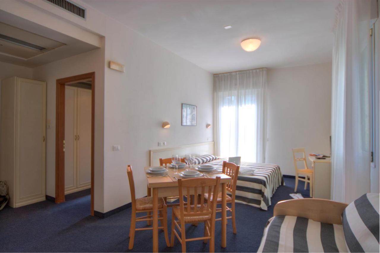 Residence Divina Rimini Cameră foto